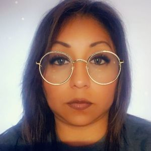 Meet your Posher, Ana